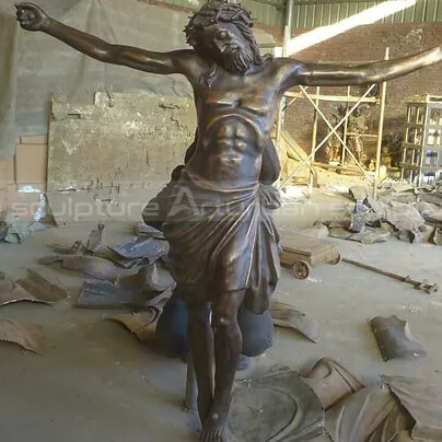 dead jesus statue