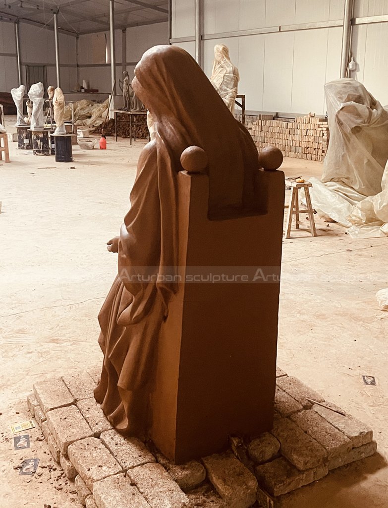 Large Outdoor Virgin Mary Statue