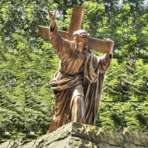 christ carrying the cross statue
