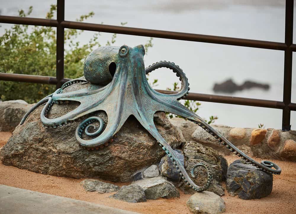large octopus statue - Arturban Statue